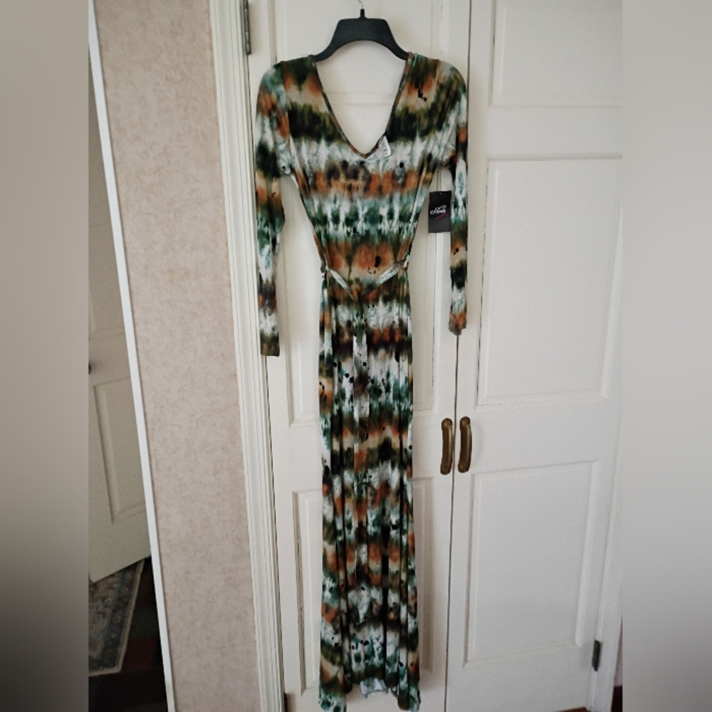 Elegant Long Sleeve Tie-Dye Maxi Dress.Pit To Pit 17" - Picture 3 of 7